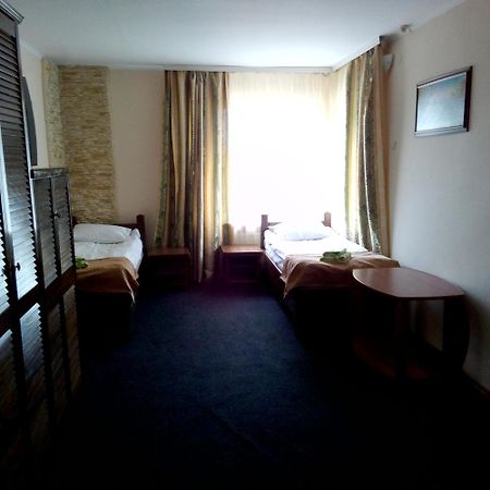 Malyvo Hotel Dilyatyn Δωμάτιο φωτογραφία