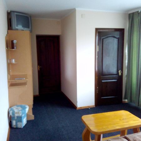 Malyvo Hotel Dilyatyn Εξωτερικό φωτογραφία