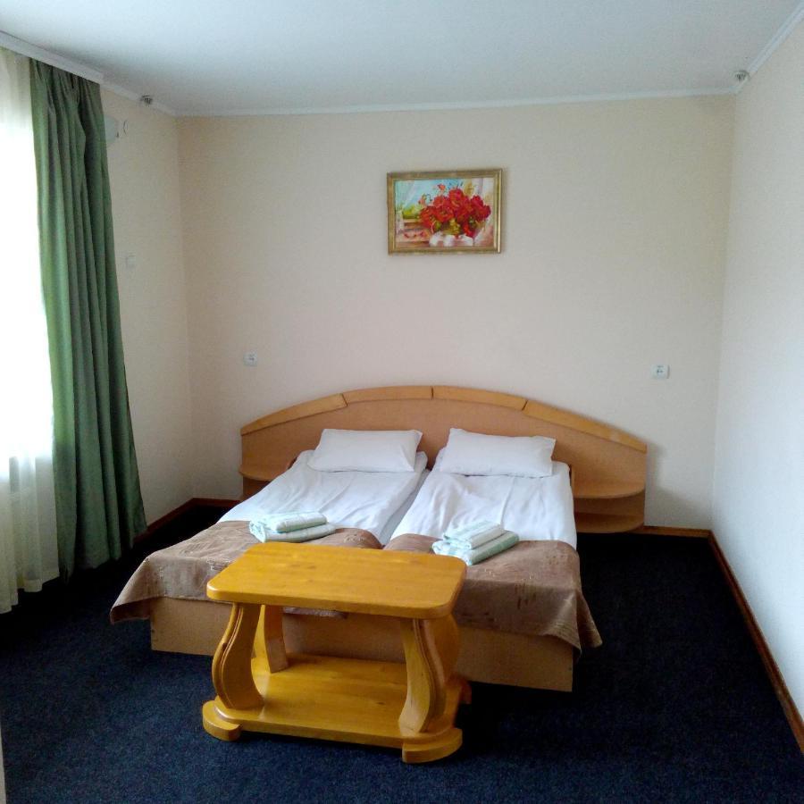 Malyvo Hotel Dilyatyn Δωμάτιο φωτογραφία