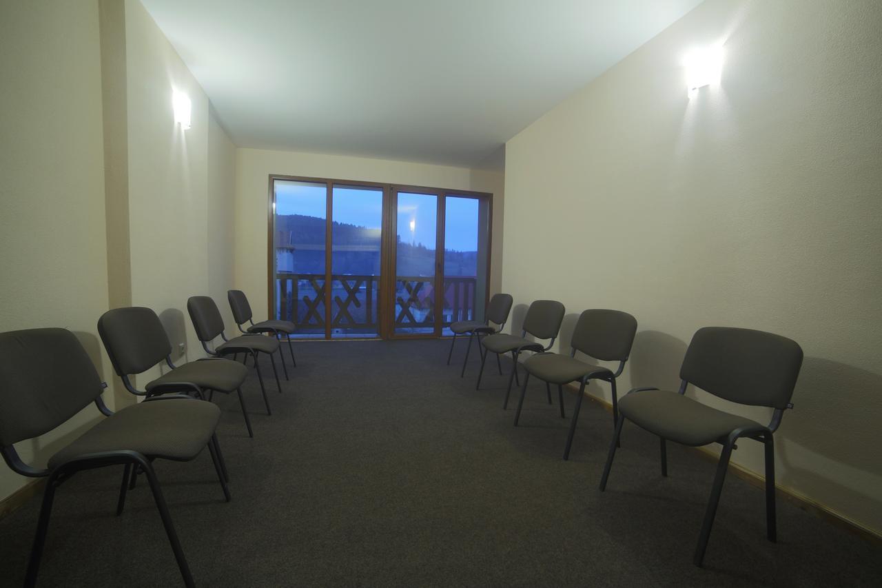 Malyvo Hotel Dilyatyn Εξωτερικό φωτογραφία