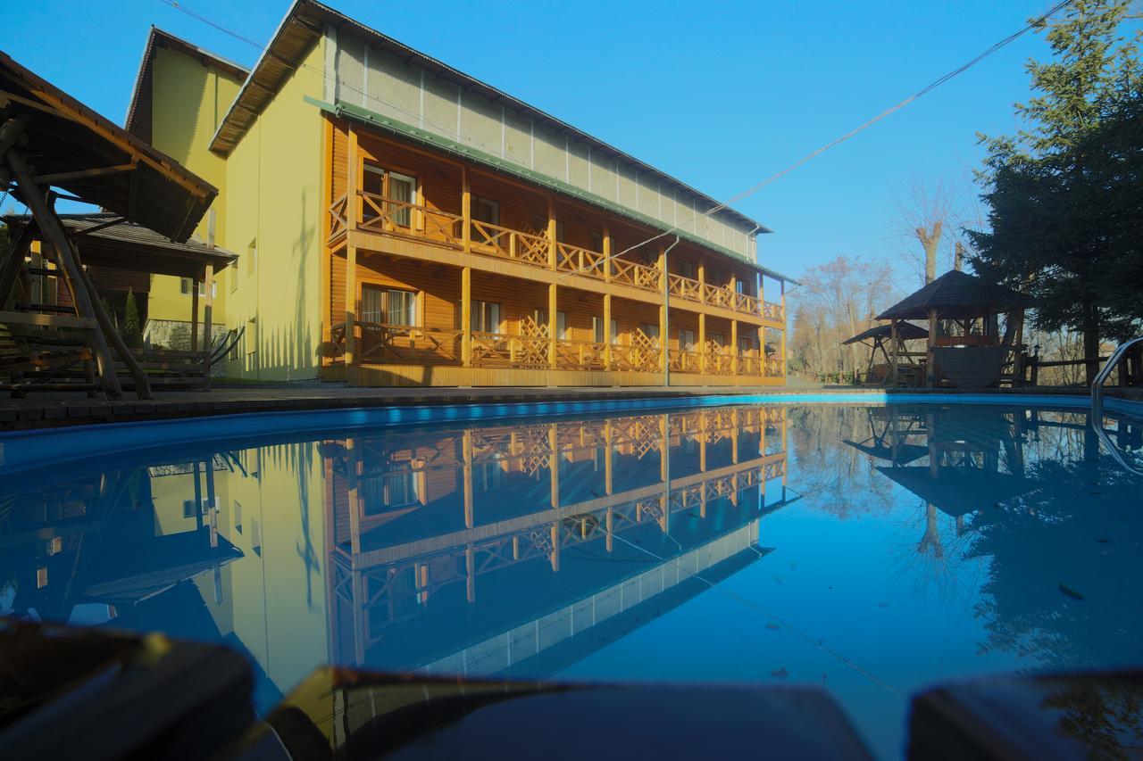 Malyvo Hotel Dilyatyn Εξωτερικό φωτογραφία