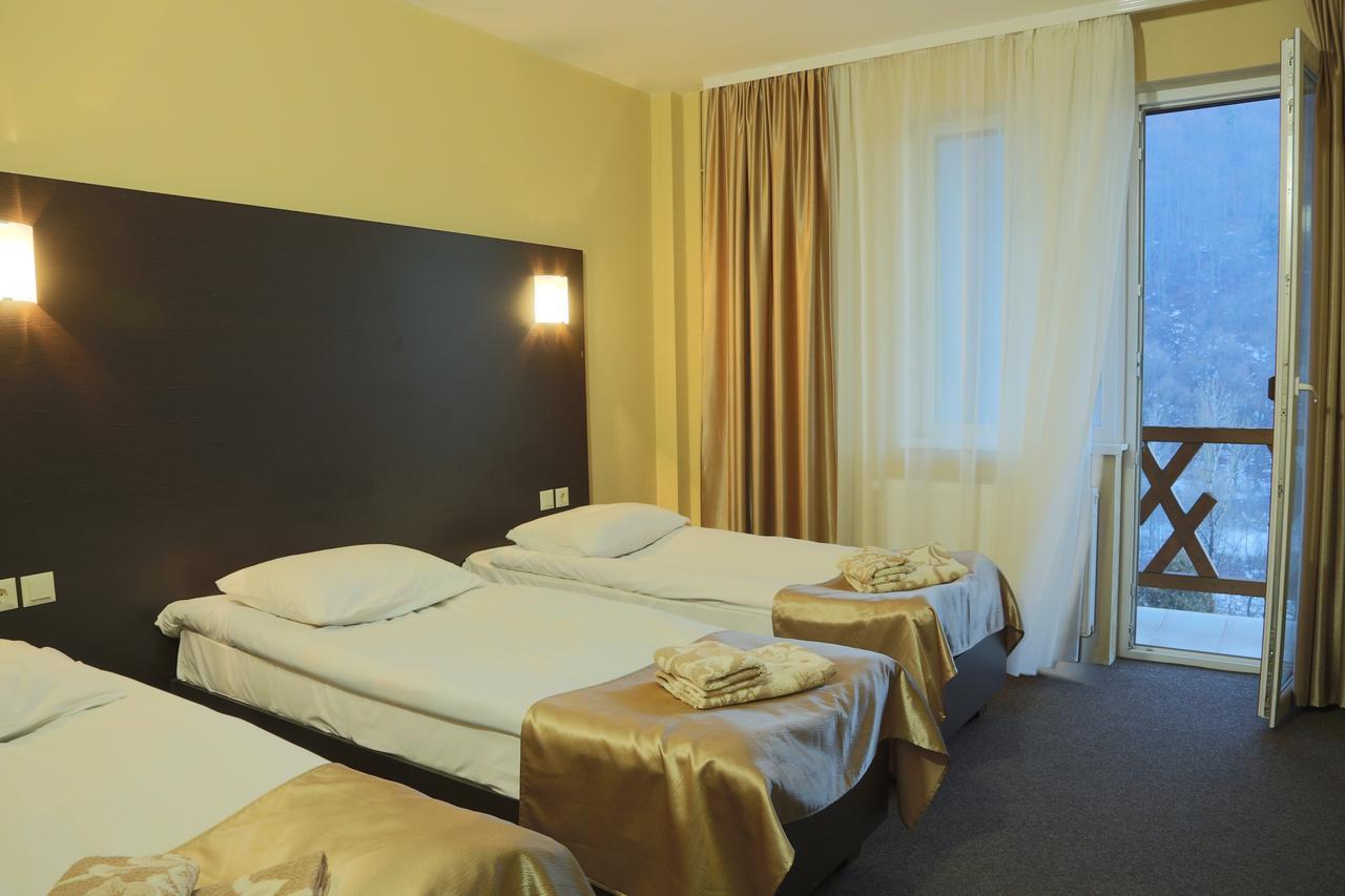 Malyvo Hotel Dilyatyn Εξωτερικό φωτογραφία
