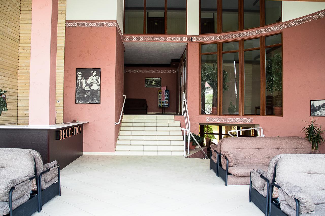 Malyvo Hotel Dilyatyn Εξωτερικό φωτογραφία