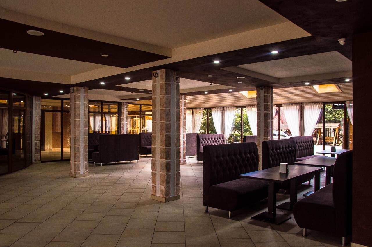 Malyvo Hotel Dilyatyn Εξωτερικό φωτογραφία