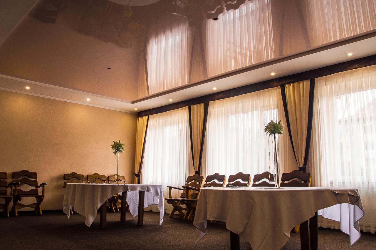Malyvo Hotel Dilyatyn Εξωτερικό φωτογραφία
